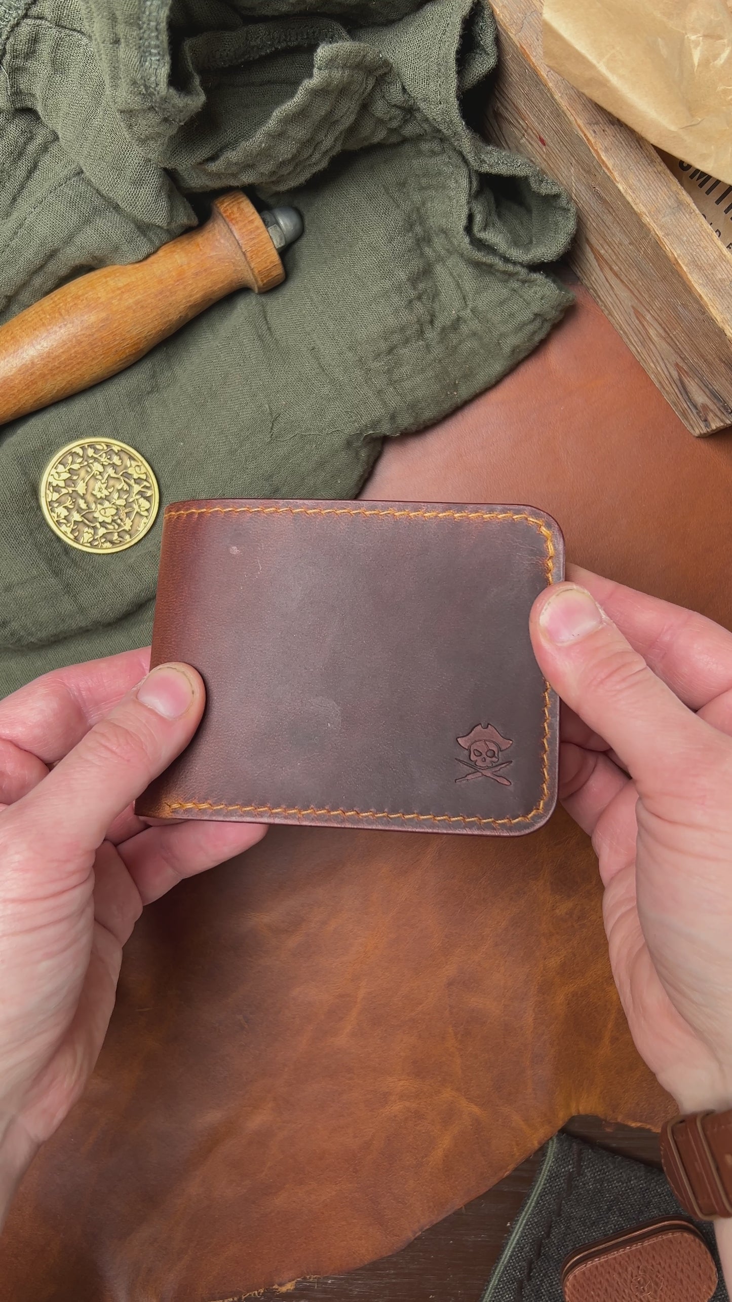 Bifold Leather Wallet - Captain v4 | Classic Design | Handcrafted