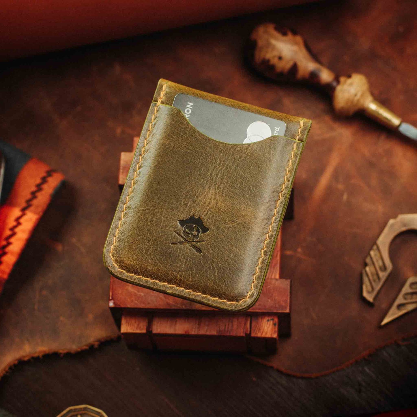 Voyager v2 - Flap EDC Leather Velcro Wallet