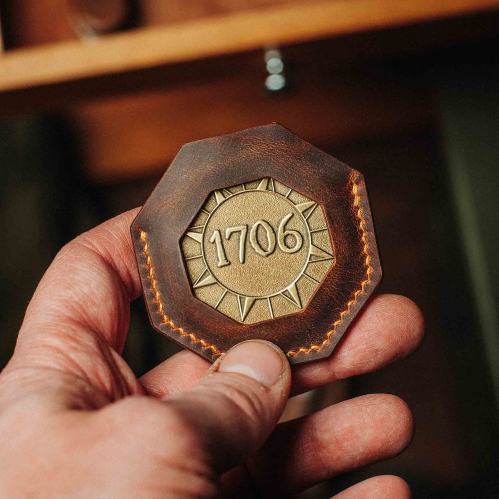 
                  
                    Peso Pocket v4 Light - Octagonal challenge coin holder
                  
                