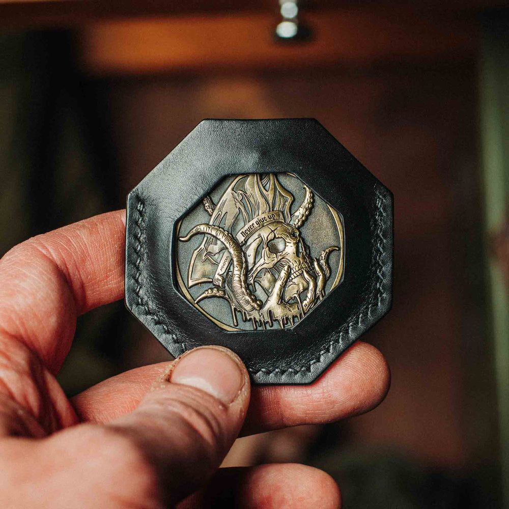 
                  
                    Peso Pocket v4 Light - Octagonal challenge coin holder
                  
                