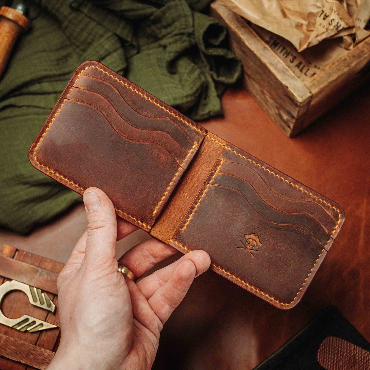 Captain v4 - Classic Bifold Leather Wallet