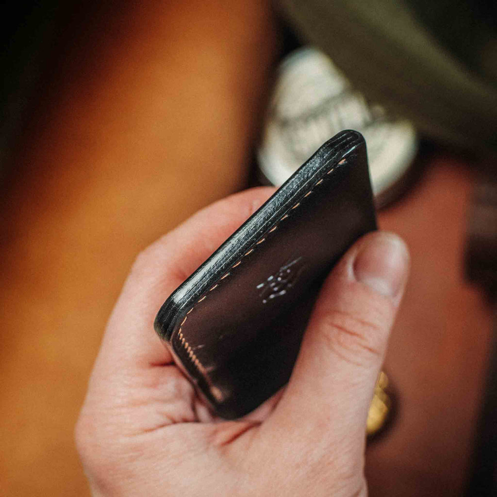 
                  
                    Venturer v2 - Minimalist Leather Card Holder
                  
                