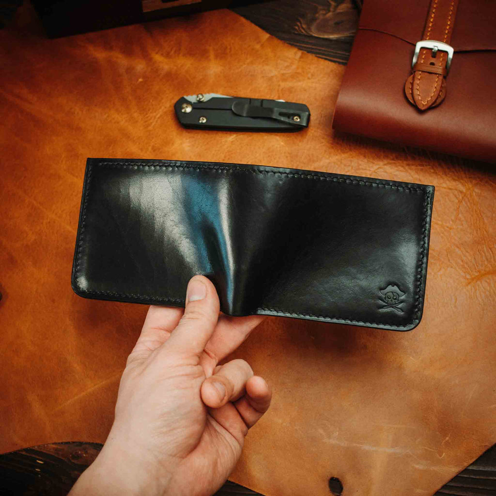 
                  
                    Captain v3 - Classic Bifold Leather Wallet
                  
                