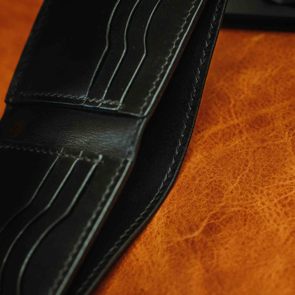 
                  
                    Captain v3 - Classic Bifold Leather Wallet
                  
                