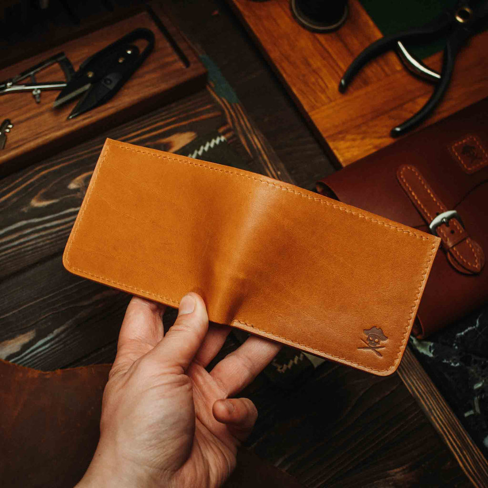 
                  
                    Captain v3 - Classic Bifold Leather Wallet
                  
                