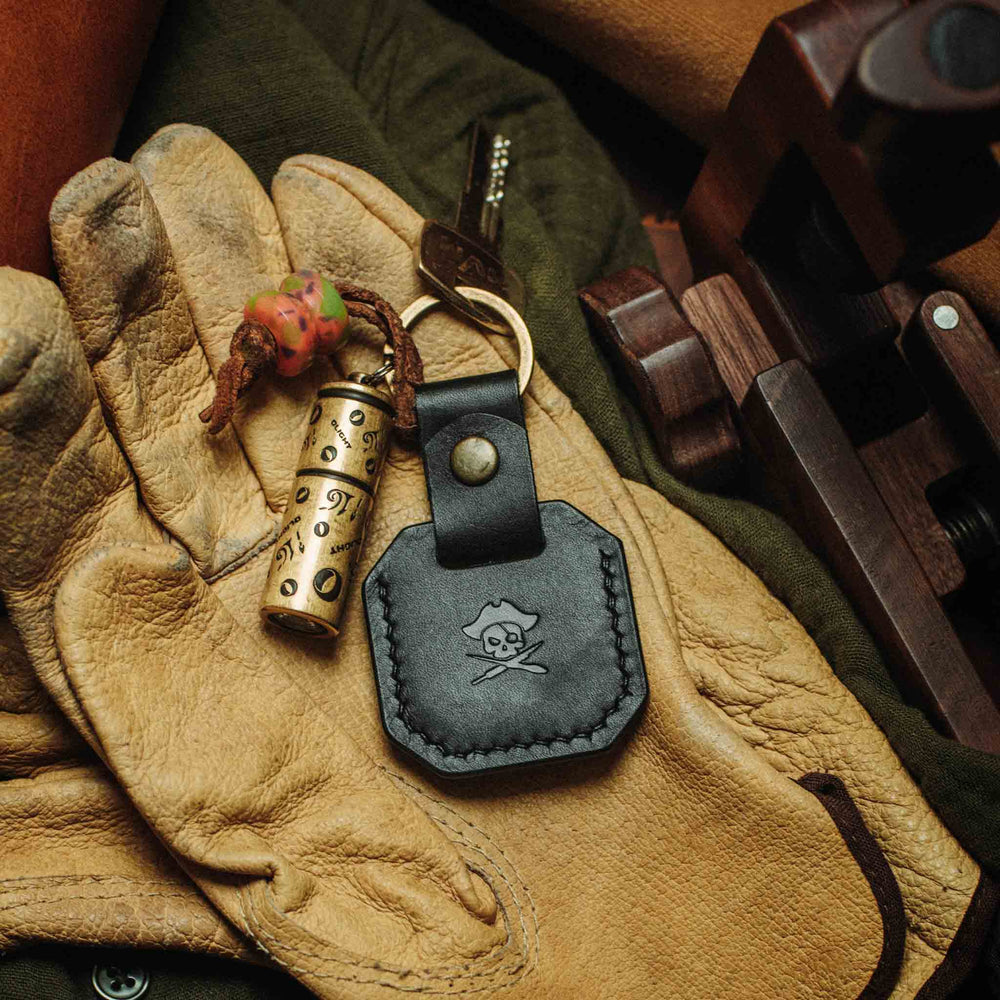 
                  
                    Compass - Apple airtag EDC leather keychain
                  
                