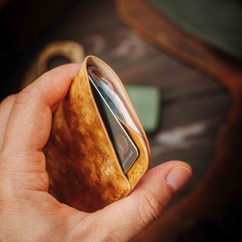 
                  
                    Venturer - Minimalist EDC Leather Wallet
                  
                