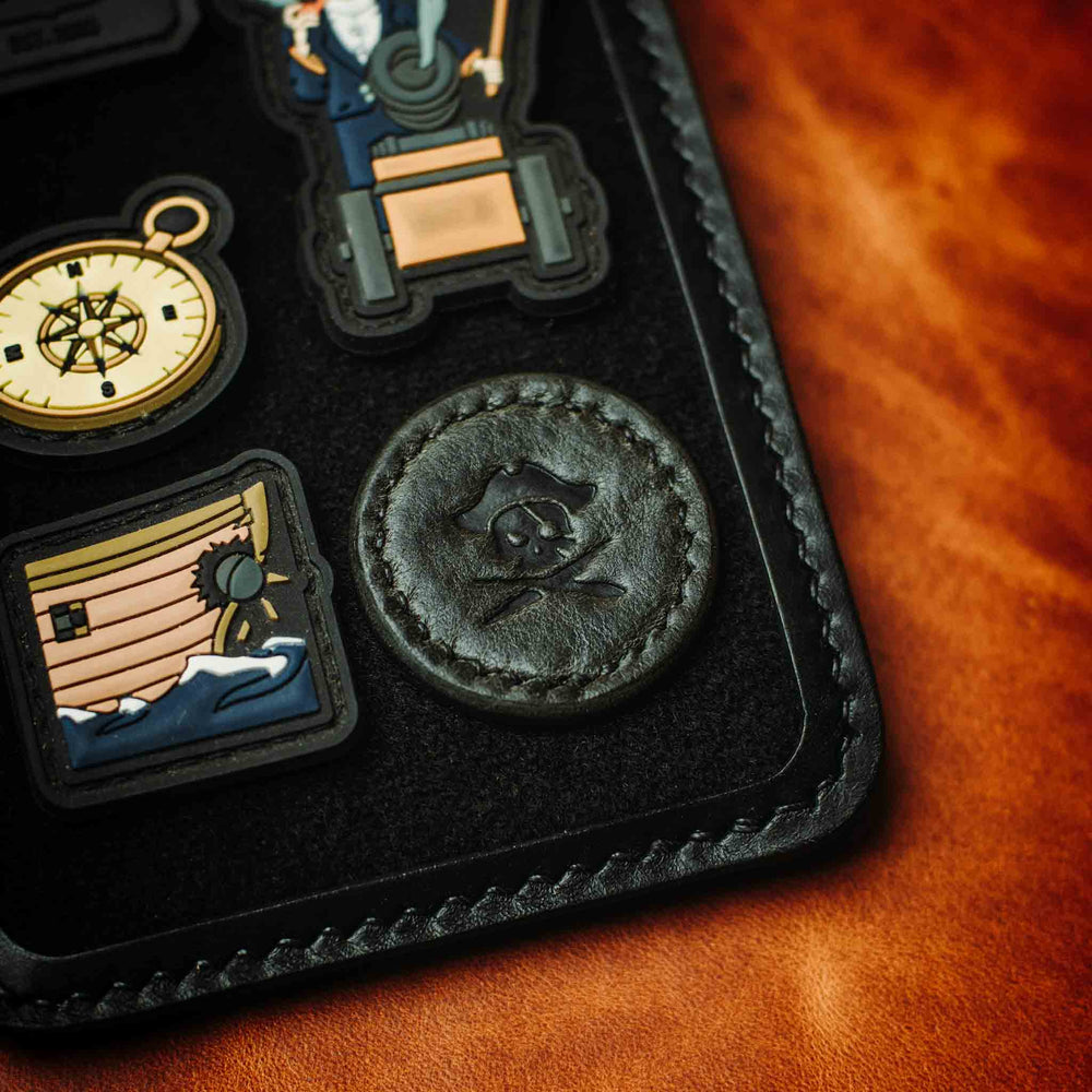 
                  
                    Nautilus - iPhone leather cover with velcro
                  
                
