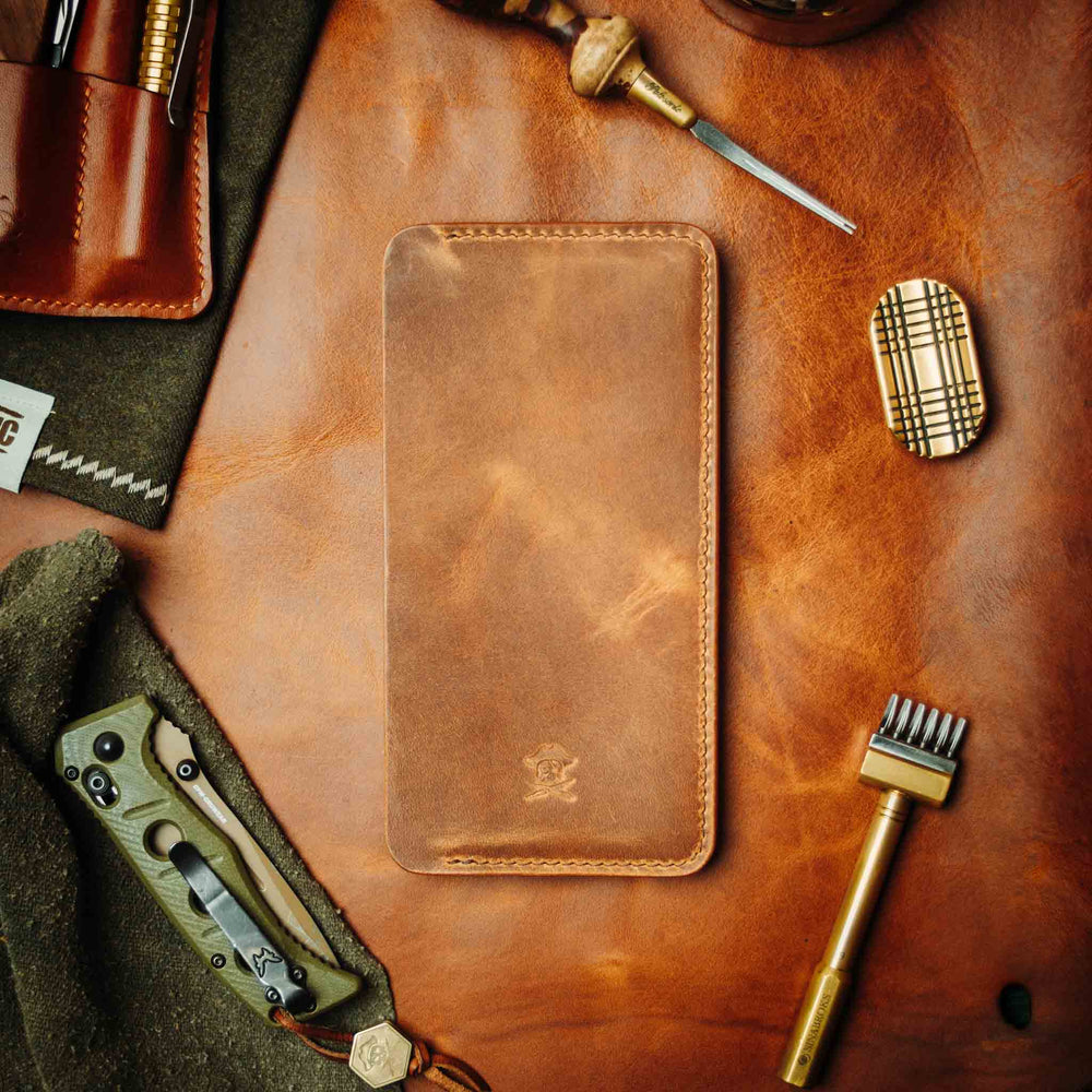 
                  
                    Nautilus - iPhone leather cover with velcro
                  
                