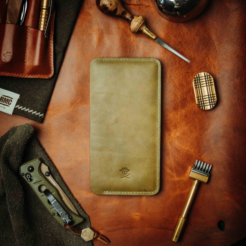 
                  
                    Nautilus - iPhone leather cover with velcro
                  
                