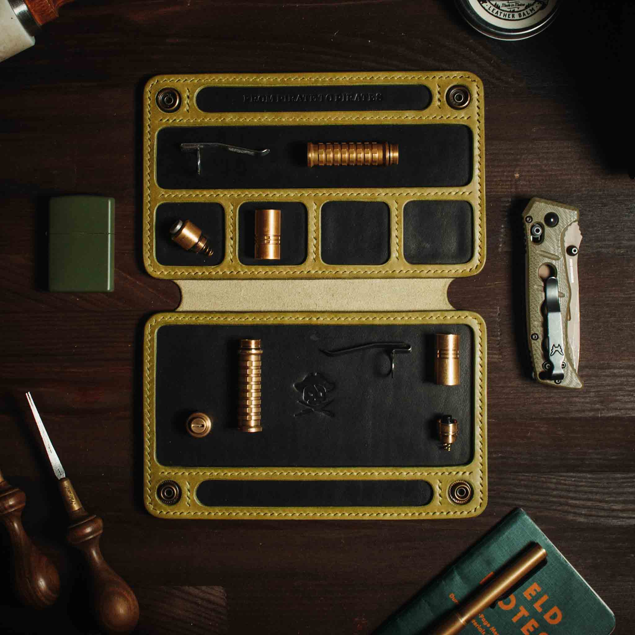 Shipyard - Knife Maintenance Workspace in Caramel & Black - Pirate Goods