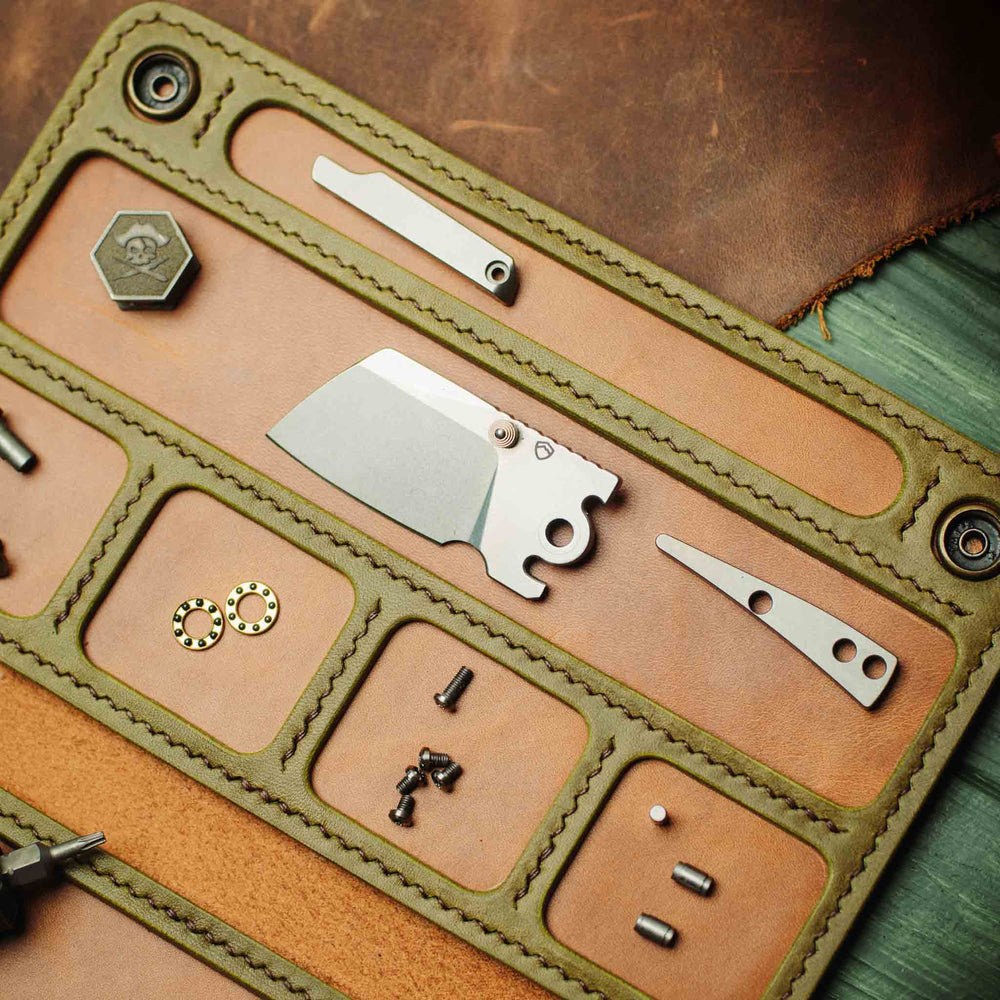 Shipyard - Knife Maintenance Workspace in Caramel & Black - Pirate Goods