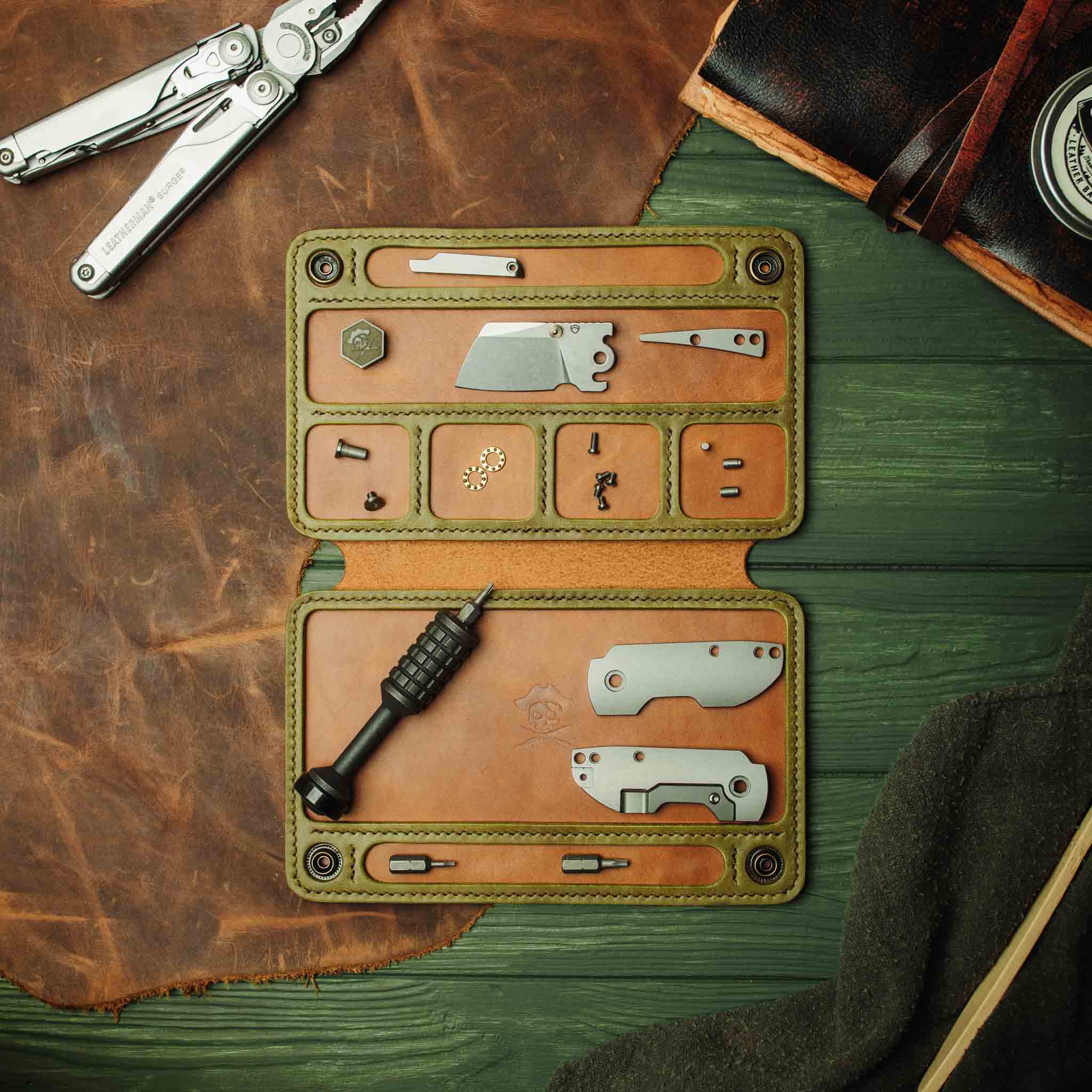 Shipyard - Knife Maintenance Workspace in Caramel & Black - Pirate Goods