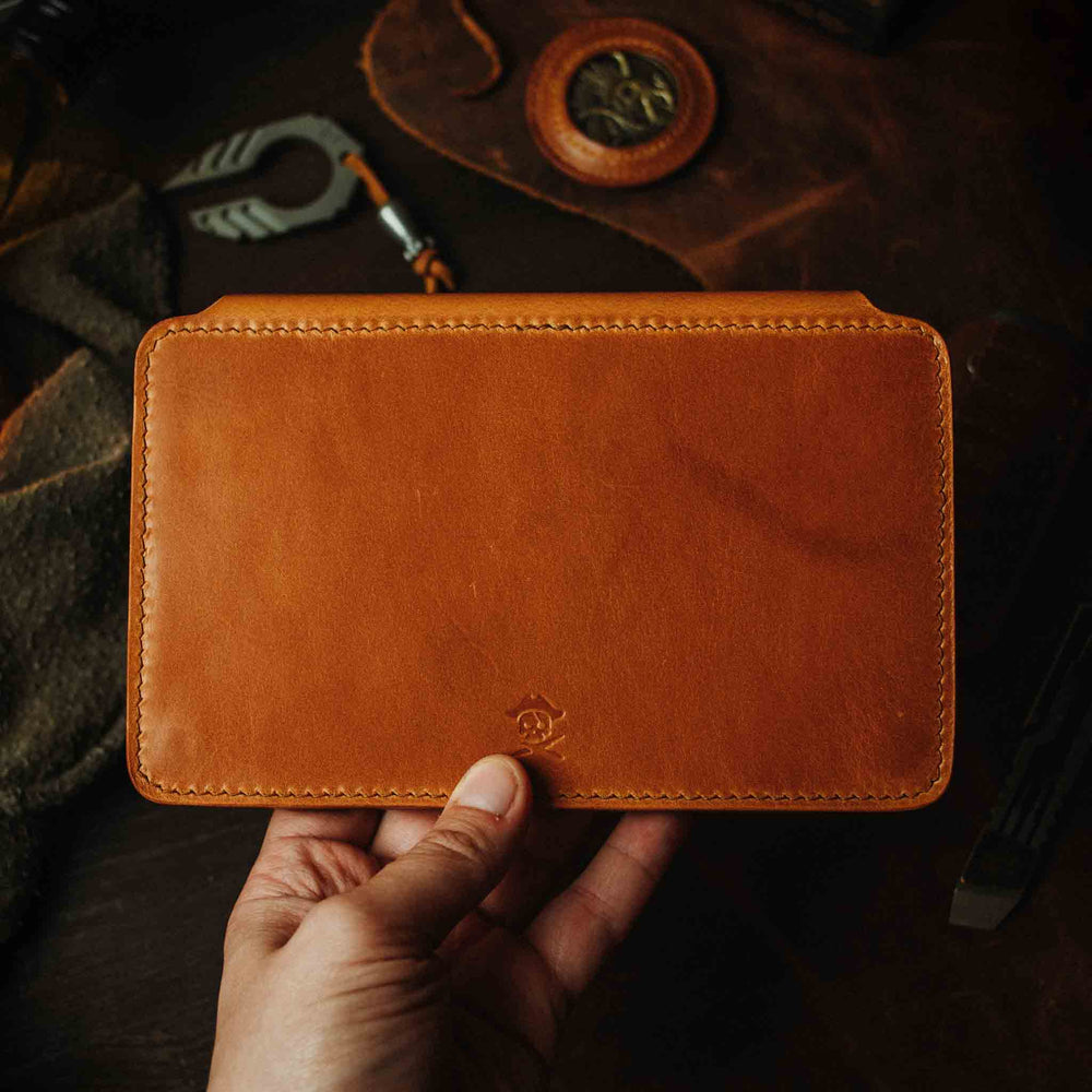 Shipyard - Knife Maintenance Workspace in Caramel & Black - Pirate Goods