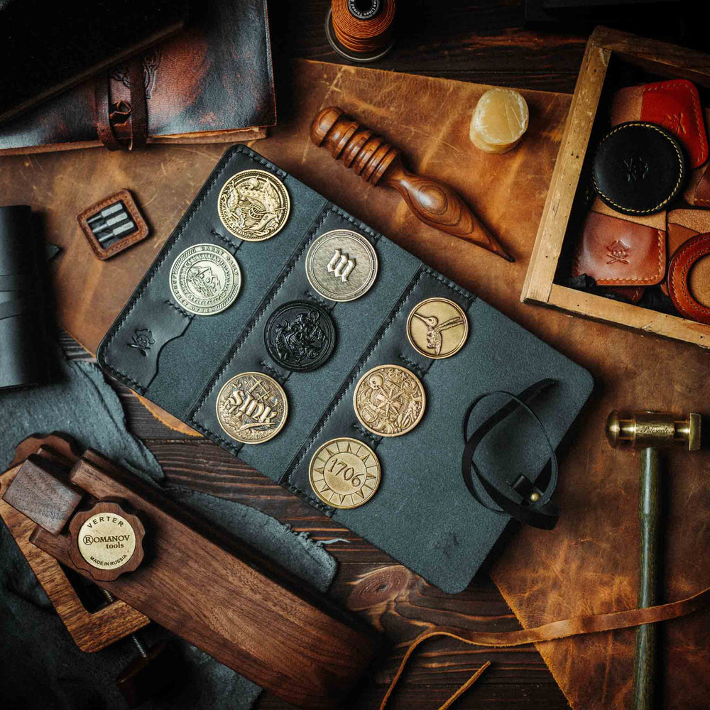 
                  
                    The Peso Pouch 9 - Challenge coin leather pouch
                  
                